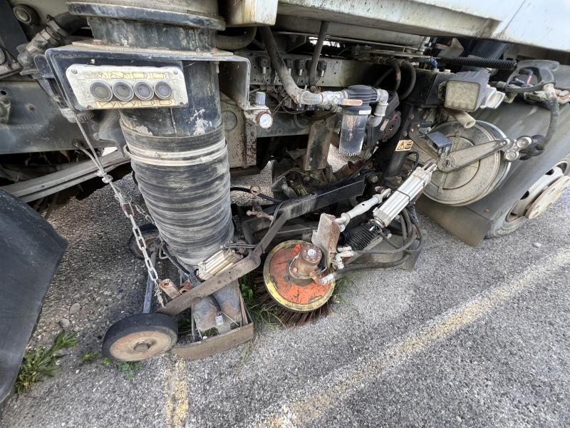 RENAULT camion balayeur scarab major_4