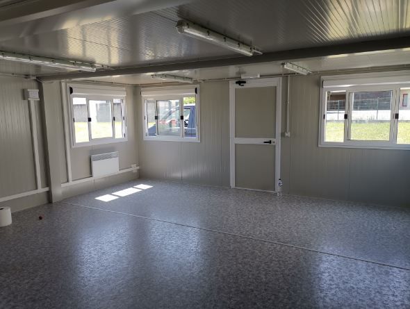 Bungalow avec 4 modules salle de classe, doté d'une installation de chauffage et de climatisation - L.6.09m x l.9.68m_4