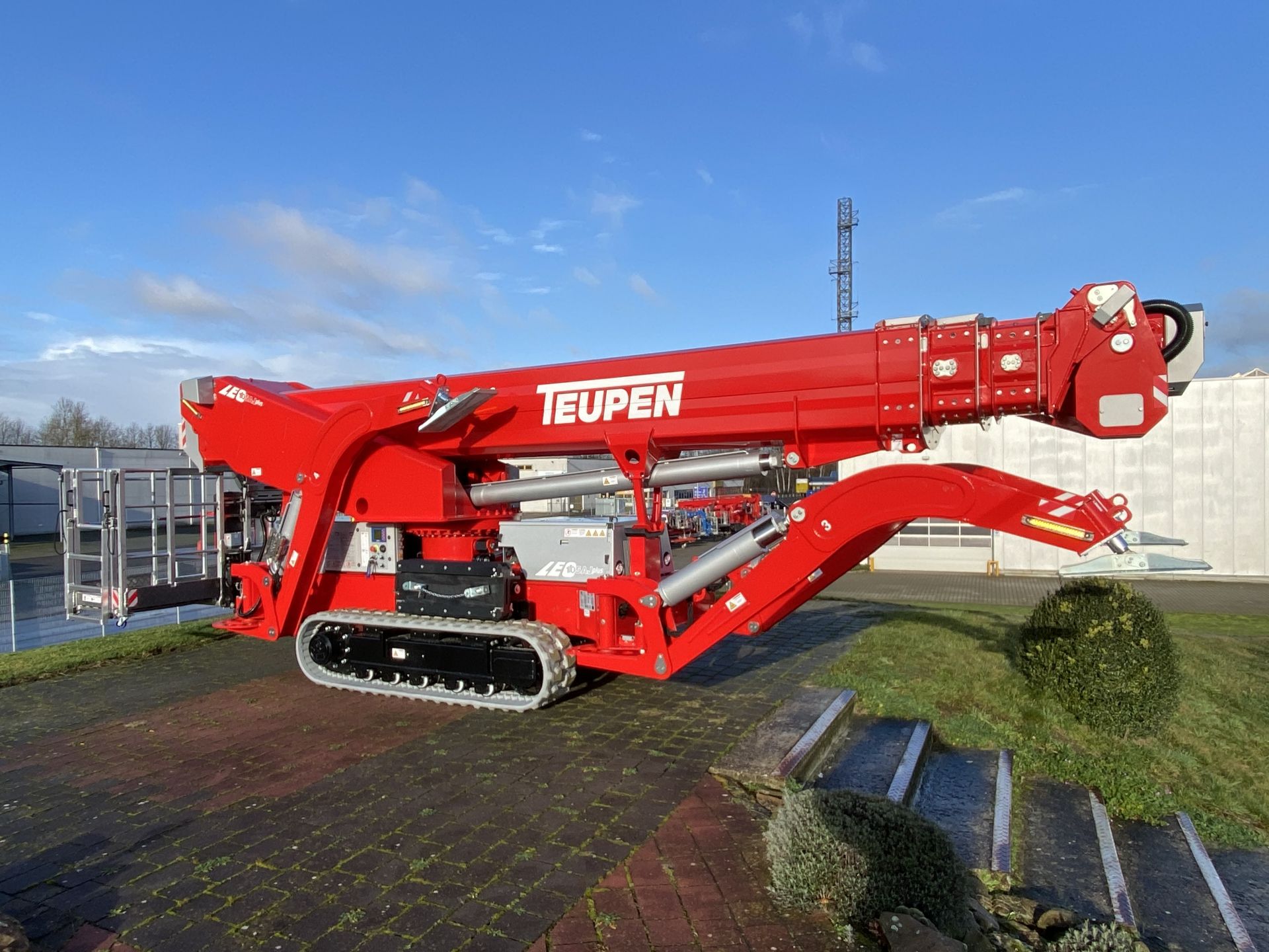Machine d'élévation LEO34GTPLUS avec rotation maximale de 450°