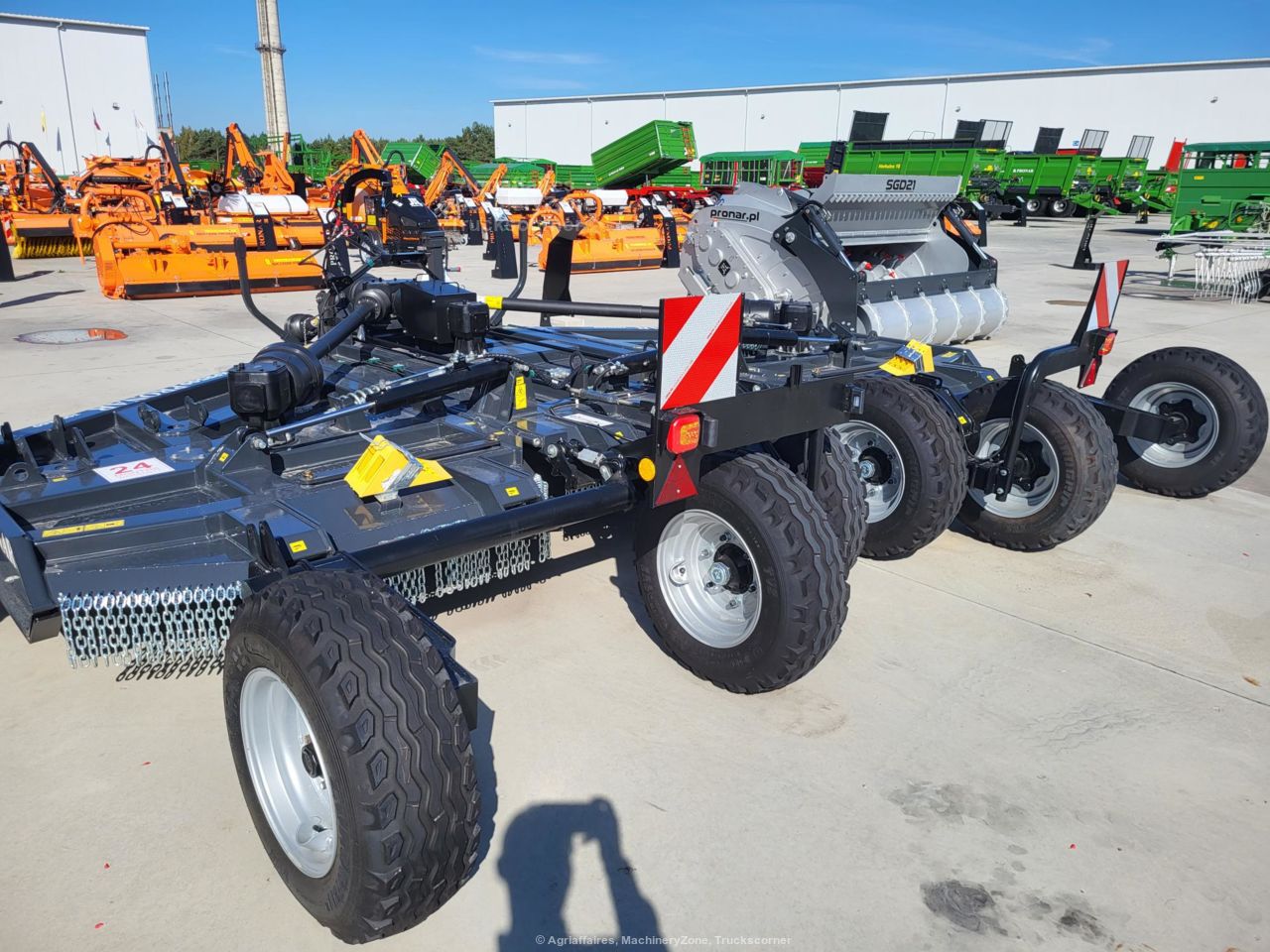 Gyrobroyeur polyvalent, idéal pour couper et broyer l'herbe, les mauvaises herbes, pour faucher les chaumes et les buissons - PRONAR KPR500_5