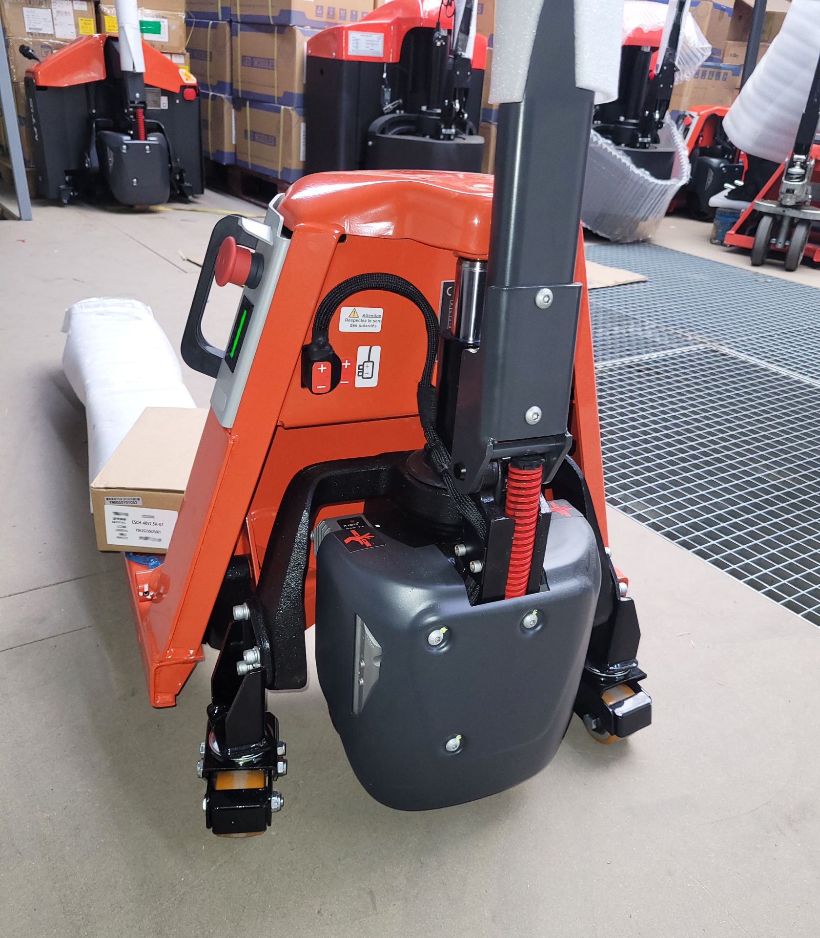 Pack promo : 2 transpalettes électrique Série C15 - 1500kg (Éligible Aide CNAM)-Roues stabilisatrices_4