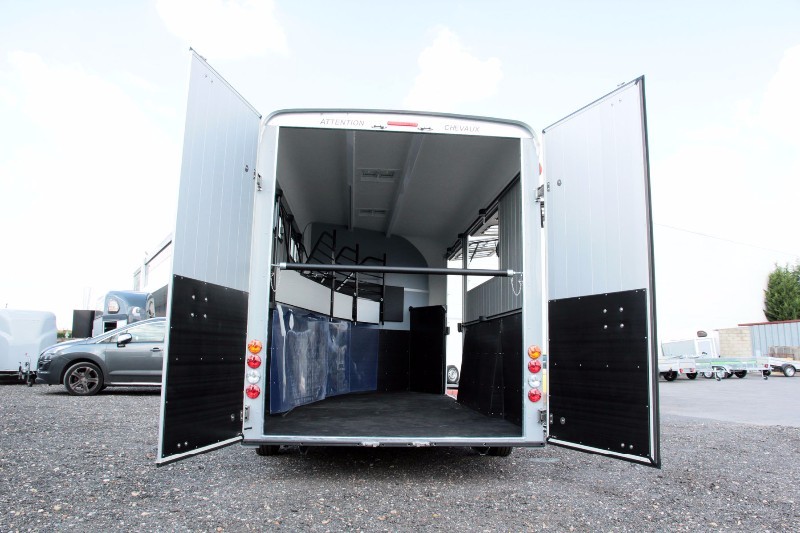 Van 4 places pour chevaux - Cheval Liberté Optimax 2 avec suspension Pullman 2 et plancher aluminium_4