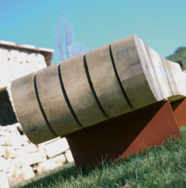 Banc public en bois - Banquette JERIKO© par Agence Akïro - Design robuste et proportions fortes_4
