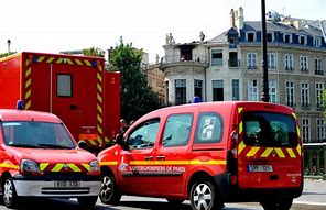 Defibrillateur Schiller Defibsign - Fabrication Française - Conformité loi - Restenvie - Enregistrement Urgences - Signalétique - Maintenance à distance - Formation Moniteur Diplômé_4