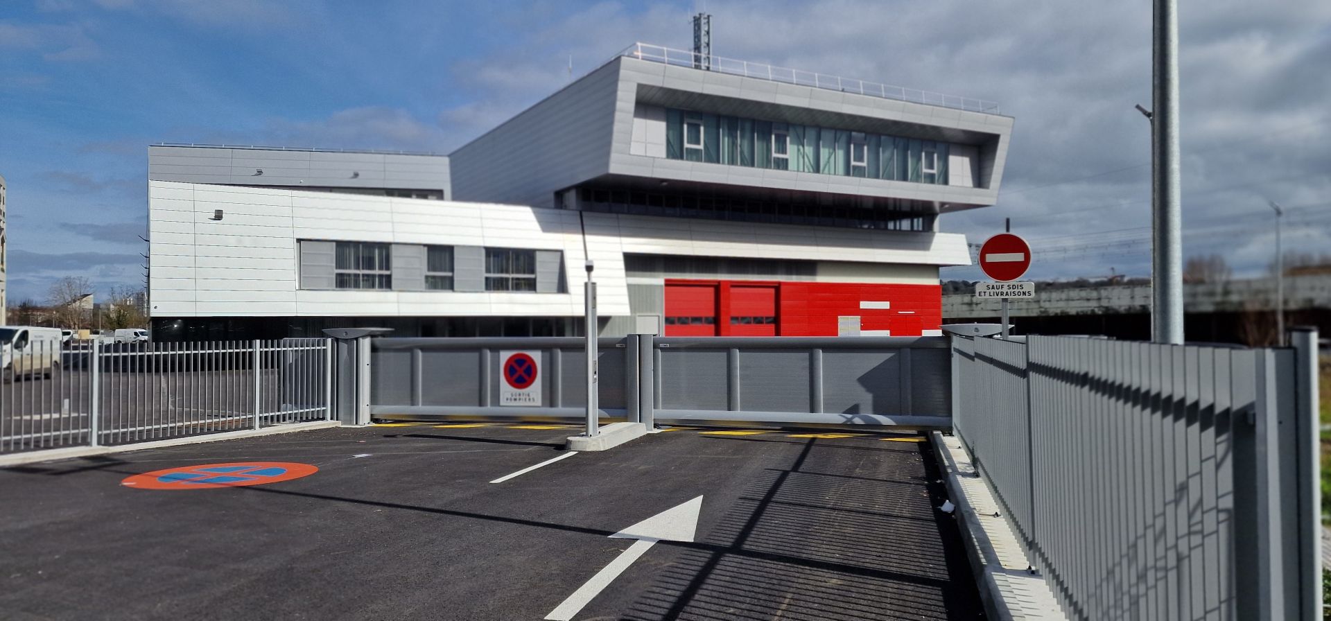 Portail autoportant rapide Ulmalu® 800 Rapid 50 - contrôle d'accès intensif - passage 4 à 8 m - motorisation industrielle_4