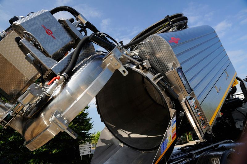 Camion Cap-combi CL pour opérations de nettoyage rapides et efficaces