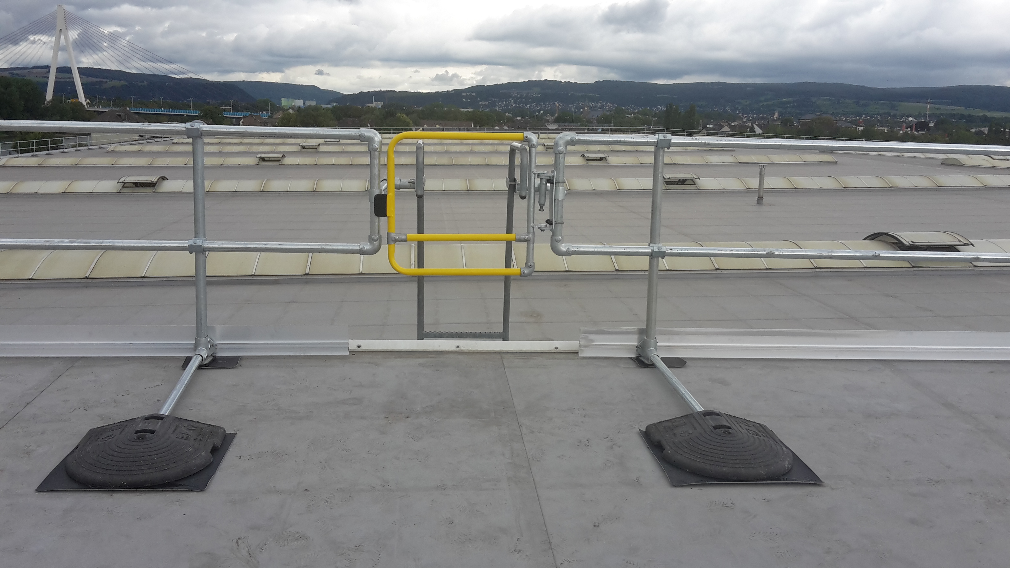 Portillon de sécurité autofermant_4