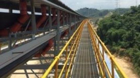 Convoyeur en auge pour assurer la liaison entre la matière première et l'usine_4