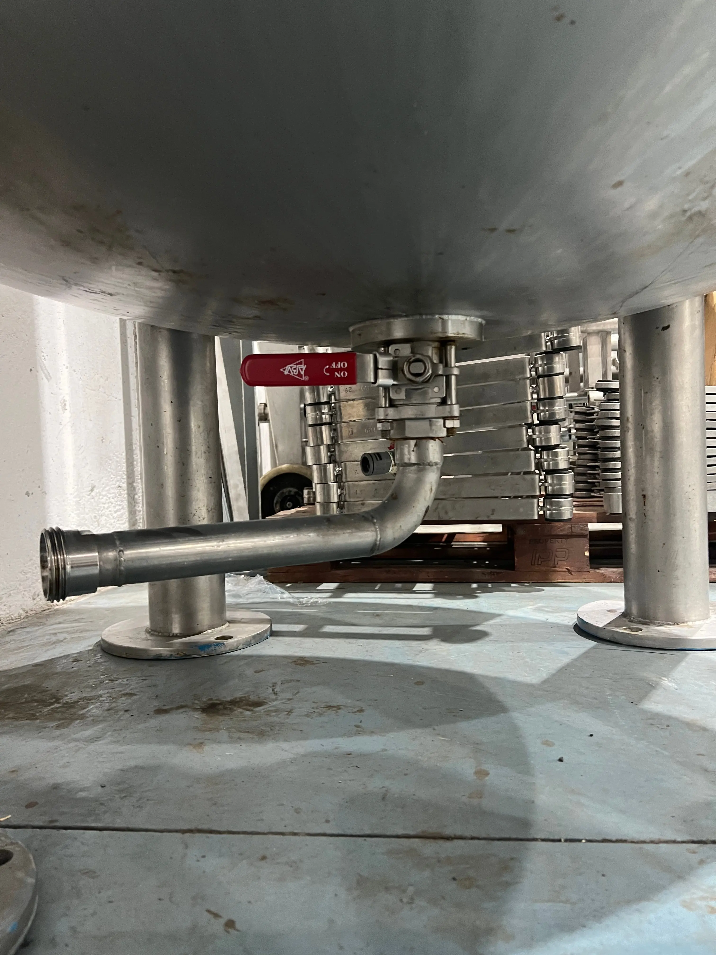 Cuve en Acier Inoxydable de 2400 Litres Avec Pompe à Vide, Agitateur et panneau de contrôle. - Référence : C13459_4