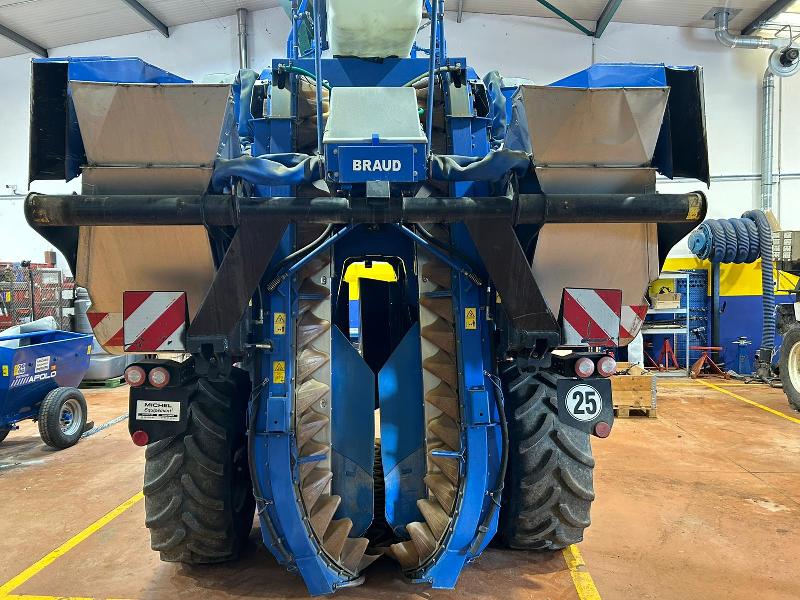New Holland Braud 8030L - 2016 - Machine à vendanger performante et confortable_4