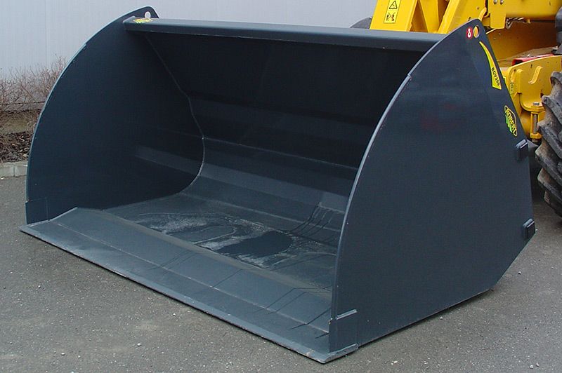 Accessoire agricole en acier renforcé avec crochets boulonnés