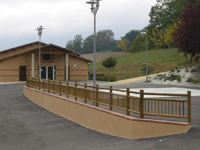 Clôture bois avec poteaux ronds_4
