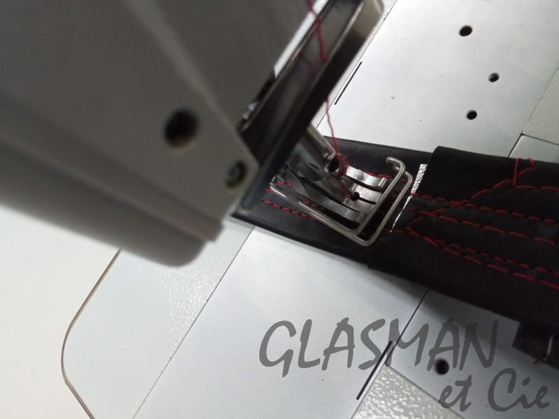 Machine à coudre industrielle triple entraînement Durkopp ADLER 267 - Type de point Noué (301)_4