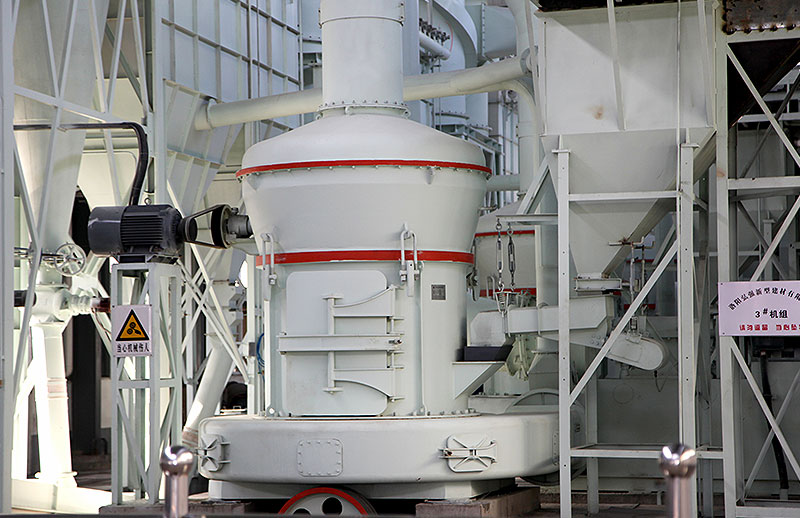 Système de broyage avec lubrification automatique interne