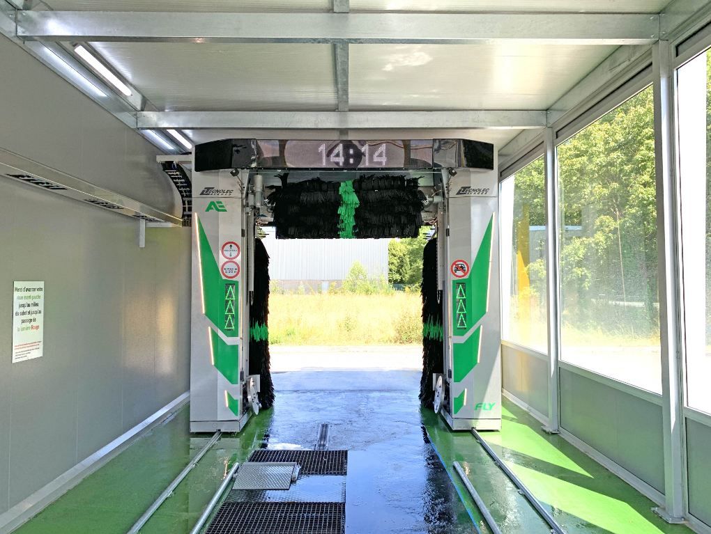 Portique de lavage Fly Inox - Tecnolec - 100% inox avec 27 buses haute pression et inserts LED exclusifs_4