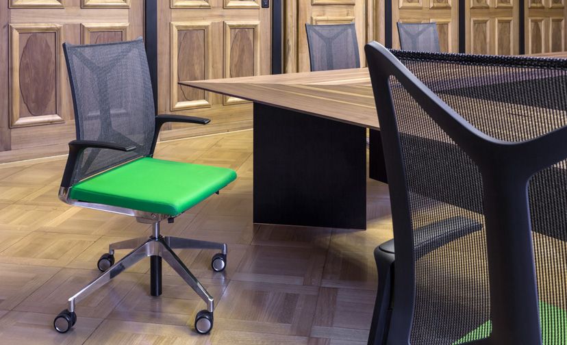 Camiro work&meet - chaise de bureau ergonomique - siège pivotant universel Girsberger France - design Martin Ballendat_4