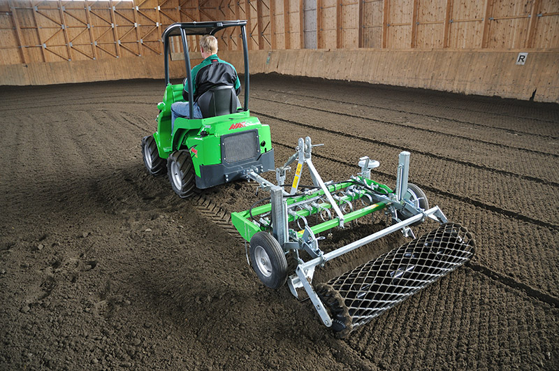 Mini-chargeuse polyvalente pour une multitude d’utilisations