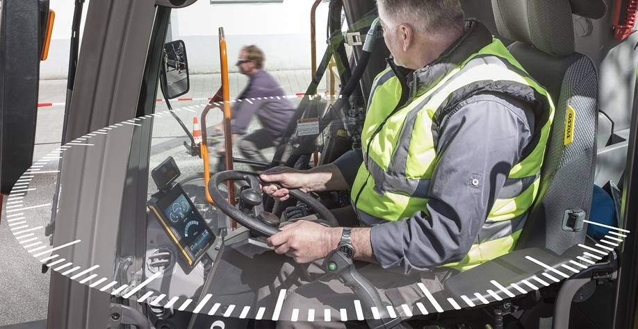 Engin de construction Volvo EWR150E avec moteur arrière pour une meilleure visibilité