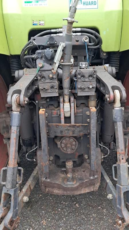 Tracteur agricole Claas AXION 820 CEBIS - 200 ch - puissant et équipé_4