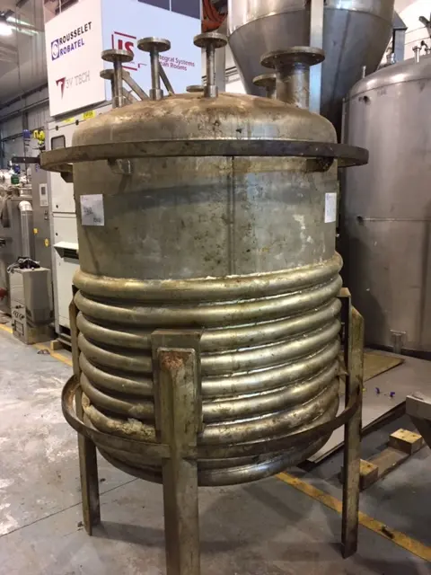 Cuve inox 316l 850 litres mores2 ateliers avec demi-canne d'occasion - référence : c4312_4