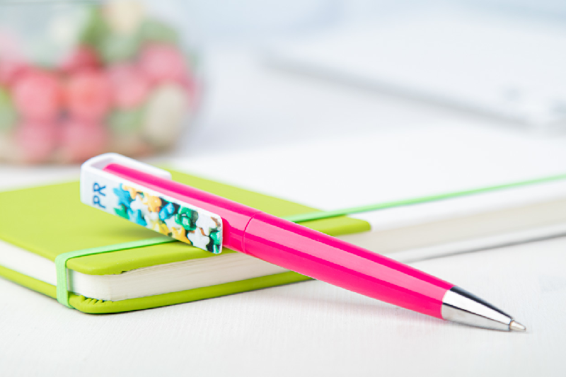 Stylo à bille twist en plastique - large clip personnalisable - encre bleue - couleur fuchsia_4