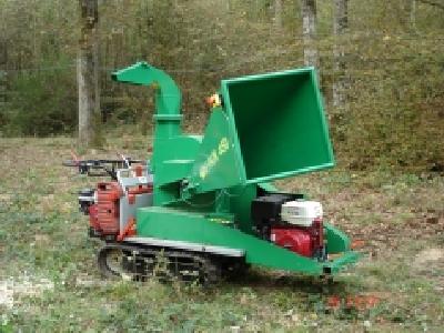 Broyeur de branches  autonome  à 4 ou 6 couteaux radiaux de 150 mm  avec moteur thermique et automoteur - SUPER-PAIN 450 option T / option G avec moteur essence_4