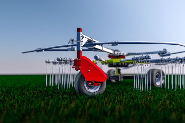 Machine agricole Pöttinger avec confort de réglage depuis le tracteur