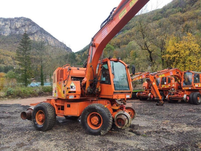 CASE pelle rail route (prix possible pour le lot)_4