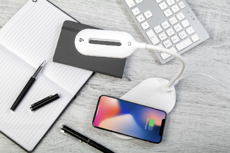 Lampe de bureau multifonctionnelle RABS - ABS recyclé - Chargeur rapide sans fil 15W - LED et luminosité réglable_4