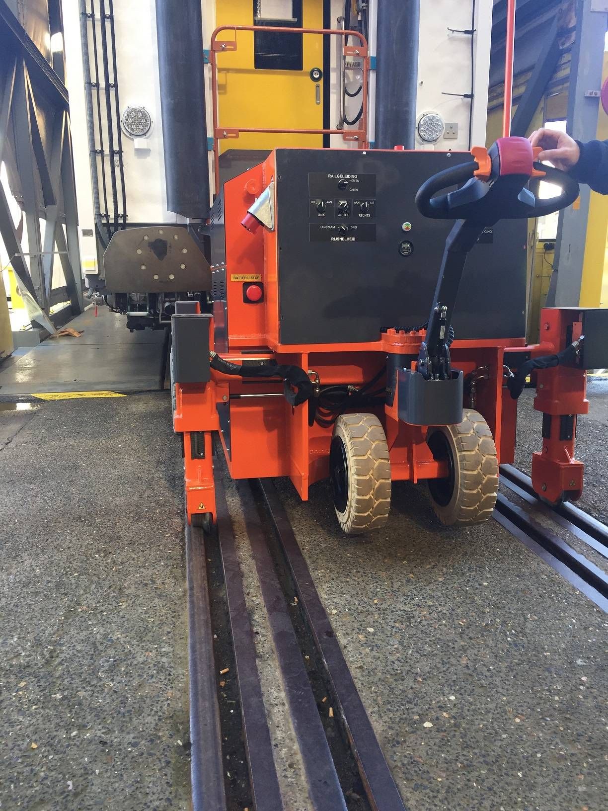 Mobilitrac 60 f - tracteur pousseur - mobilev cranes - capacité 60000 kg_4