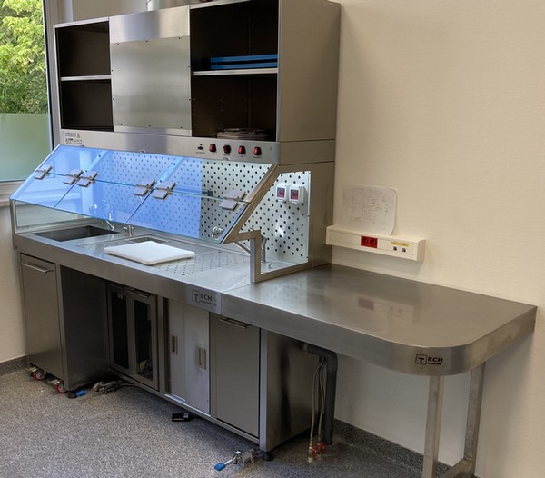 Table de macroscopie en acier inoxydable avec ventilation frontale et options de sécurité - TECHPATH_4