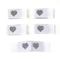 Étiquette textile à coudre avec un cœur en taffetas - diverses couleurs et dimensions_4