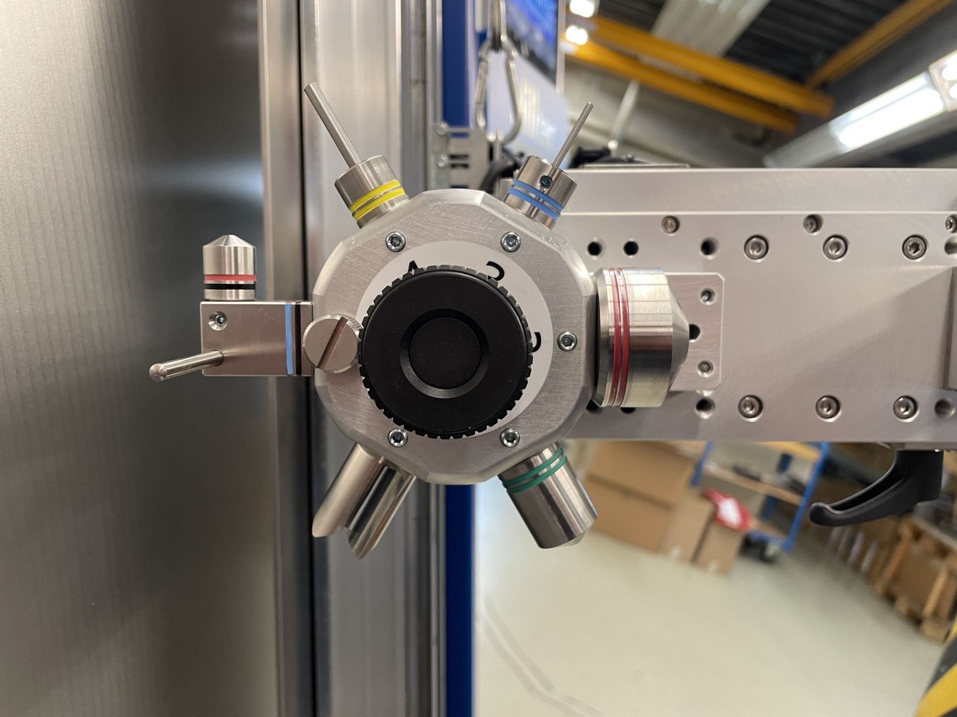 Équipement de mesure pour pièces plates avec haute précision