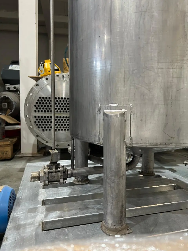 Cuve en acier inoxydable d'occasion avec capacité d'agitation 150 litres - référence : c10456_4