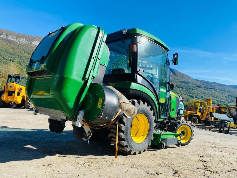 John Deere 2038R avec plateau de coupe et bas de ramassage_4