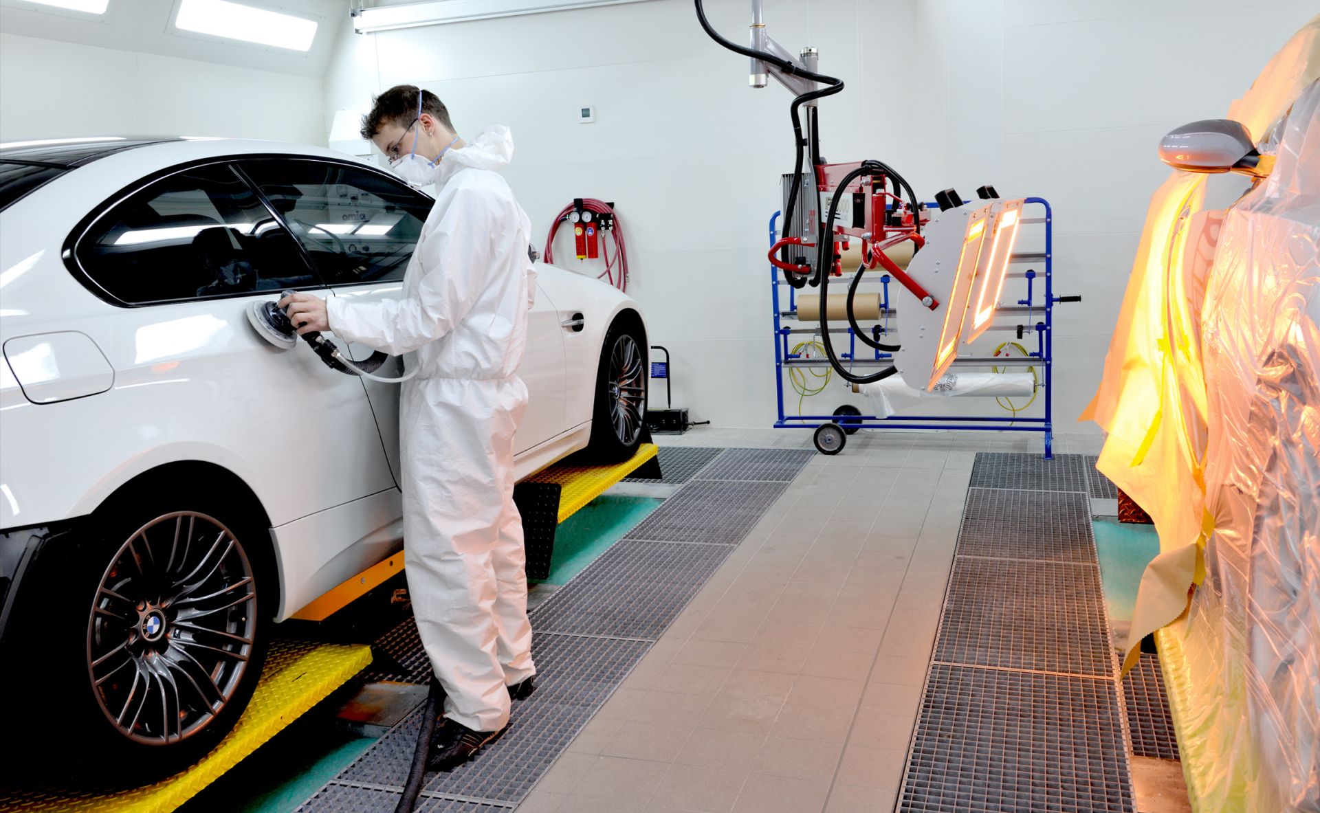 Equipements pour le ponçage des surfaces de carrosserie automobile_4