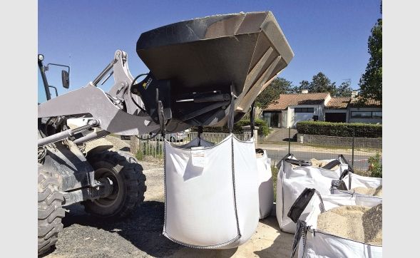 Godet de 1200 à 1600 mm de largeur pour déchargement sécurisé