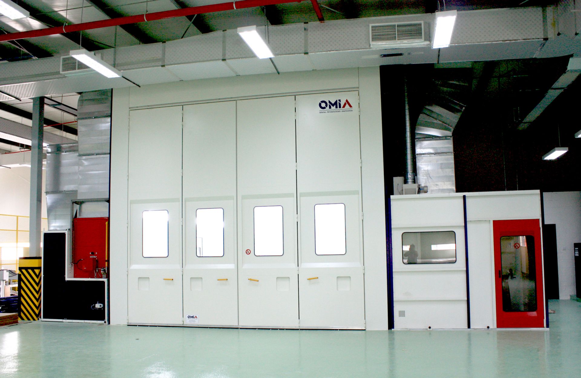 Cabine de peinture pour application et étuvage