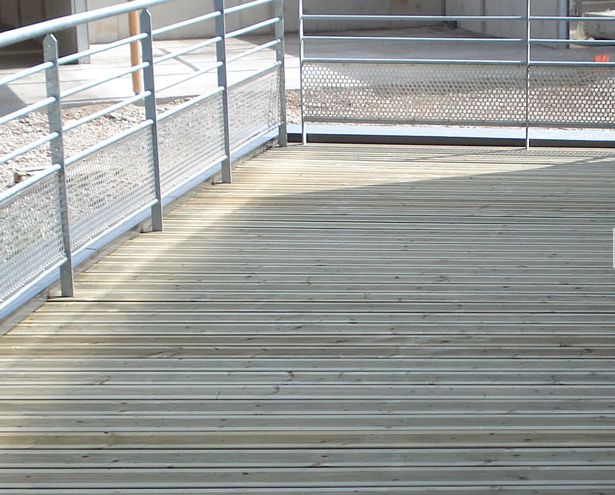 Lames de terrasses - scierie-bulle - en mélèze ou en acacia._4