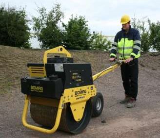 Rouleau monocylindre à guidage manuel BW 71 E - 2 Bomag - 710 mm - 3.4 Kw - 488 Kg_4