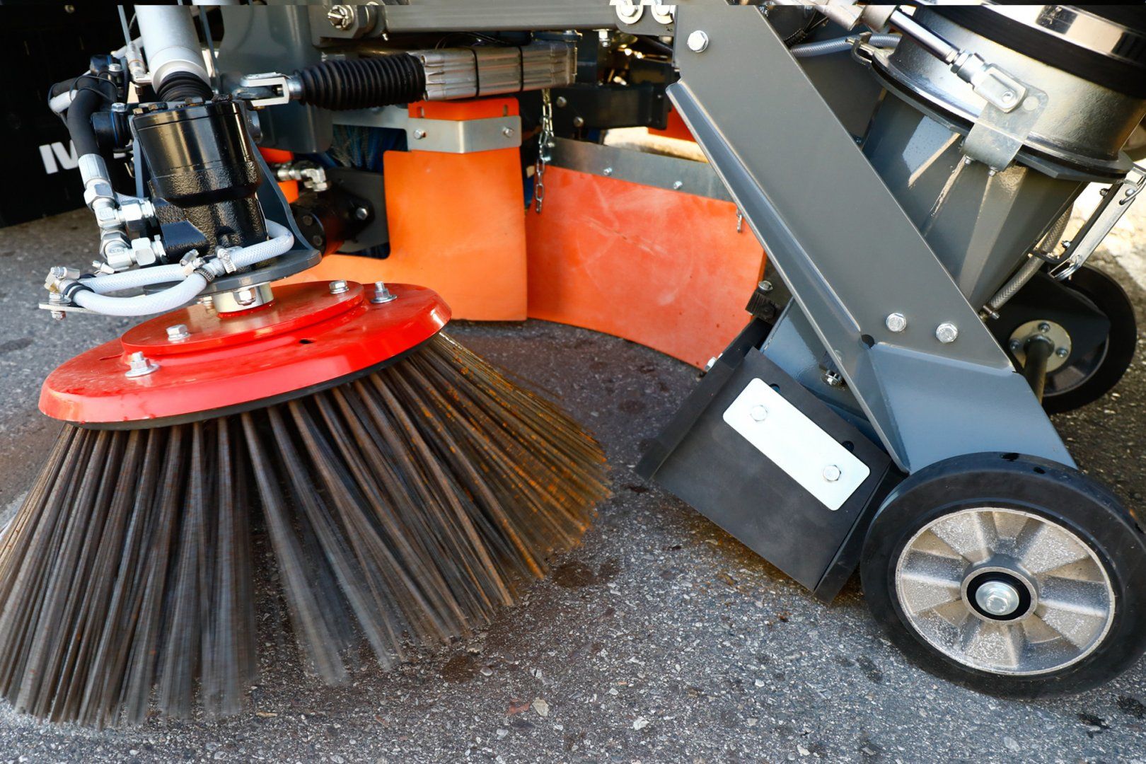 8000 Combi - Balayeuse de voirie aspirante Dulevo - 3000 litres - Diesel - Haute performance_4