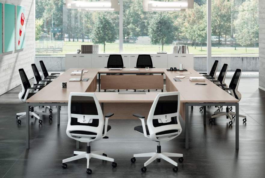 Table de conférence IDEA avec plateau en mélamine