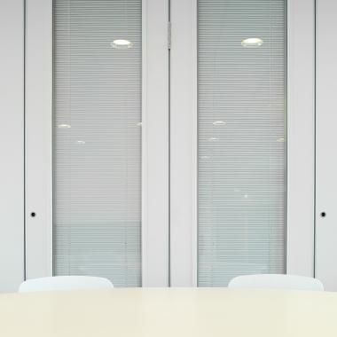 Cloison Flexio à épaisseur réduite de 67 mm pour un gain d'espace