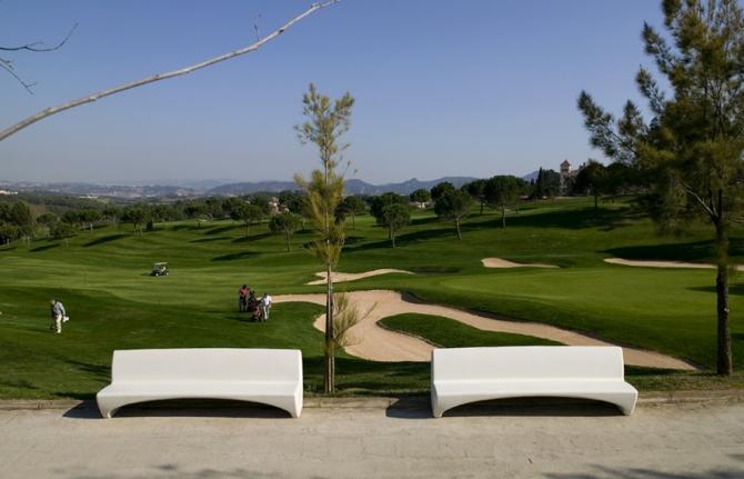 Banc en béton Ponte - Banc urbain moderne en béton blanc et gris avec chaise individuelle - Idéal pour espaces contemporains_4