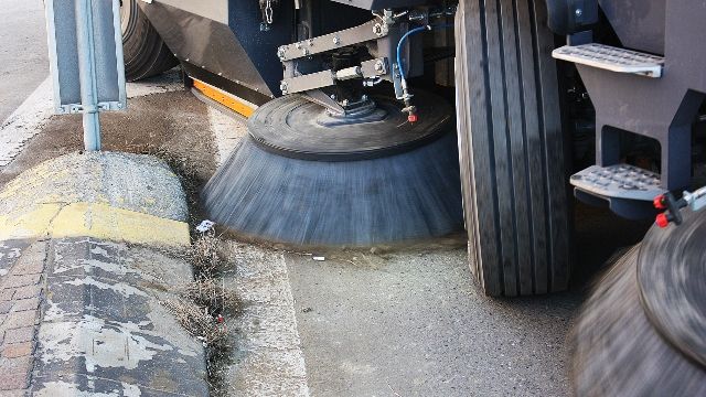 6000 Combi - Balayeuse de voirie Dulevo - 6.2 m3 - Diesel - Respectueuse de l'environnement avec filtration PM10 99%_4
