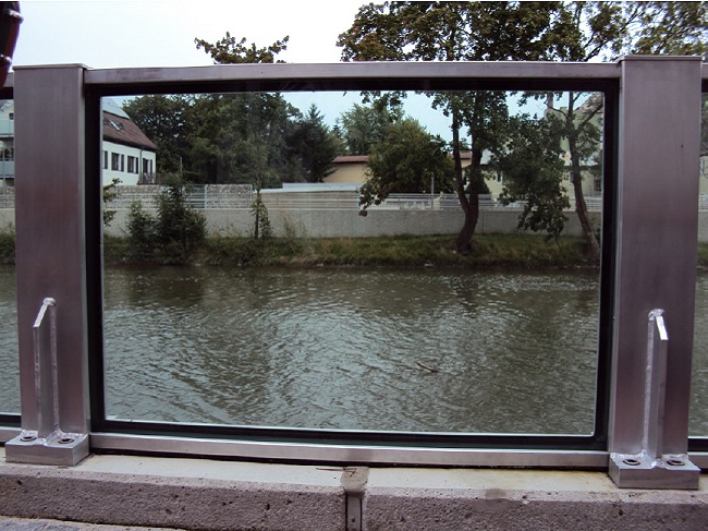 Dispositif anti-inondation démontable Flo-Glass - verre de sécurité feuilleté - protection jusqu'à 1,3 m_4