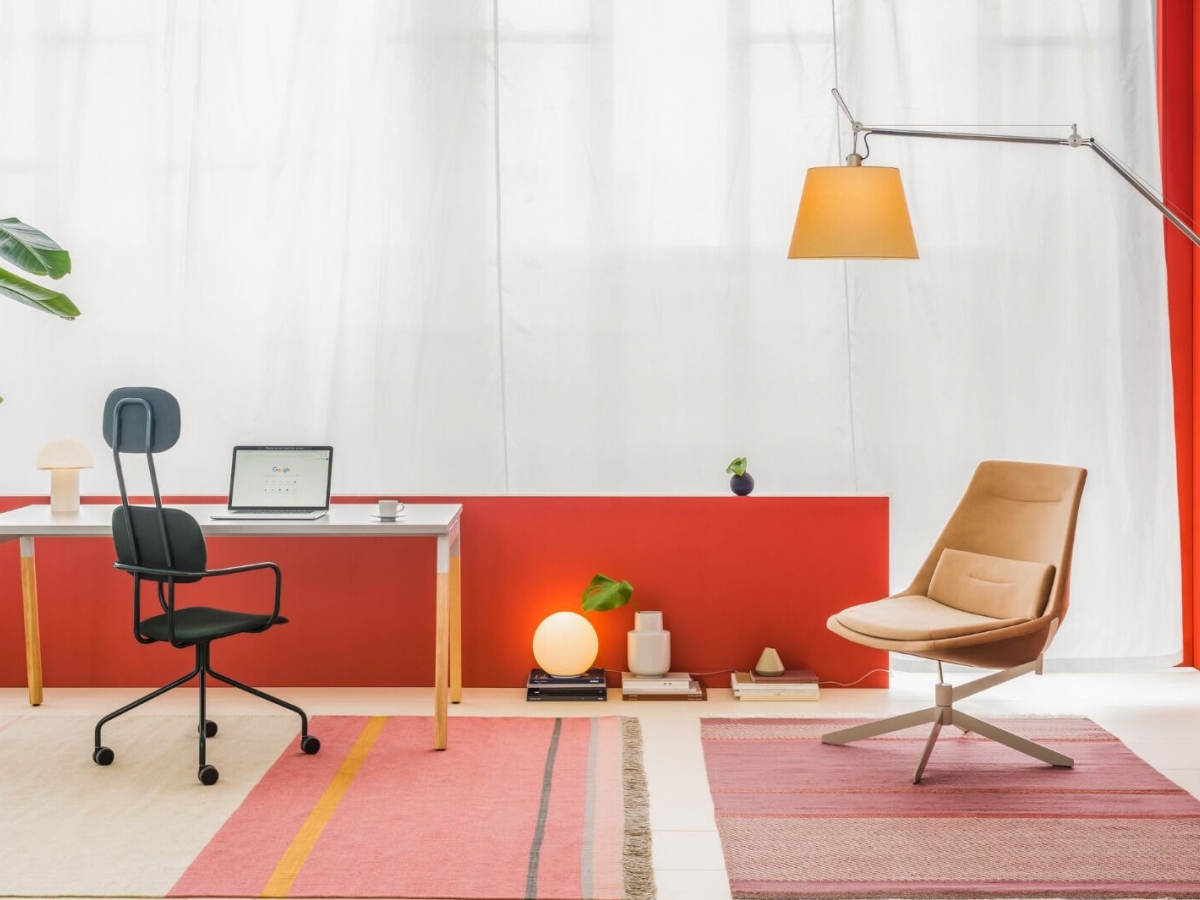 Bureau opératif esthétique et fonctionnel avec pieds en bois - OGI W - design minimaliste et finitions personnalisables_4