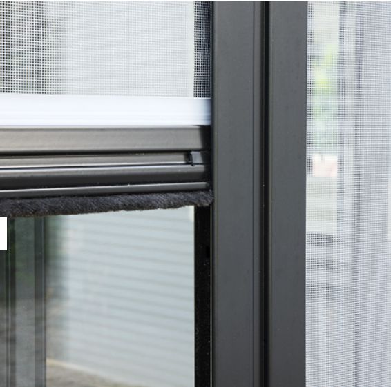 Moustiquaire Bandalux modèle Oruga, compatible avec les accès handicapés