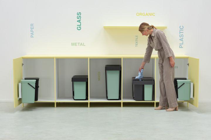 Poubelle encastrable Brabantia Sort & Go Built-in Bin - 10+10+20 Litres - Dark Grey - Tri des déchets caché_4