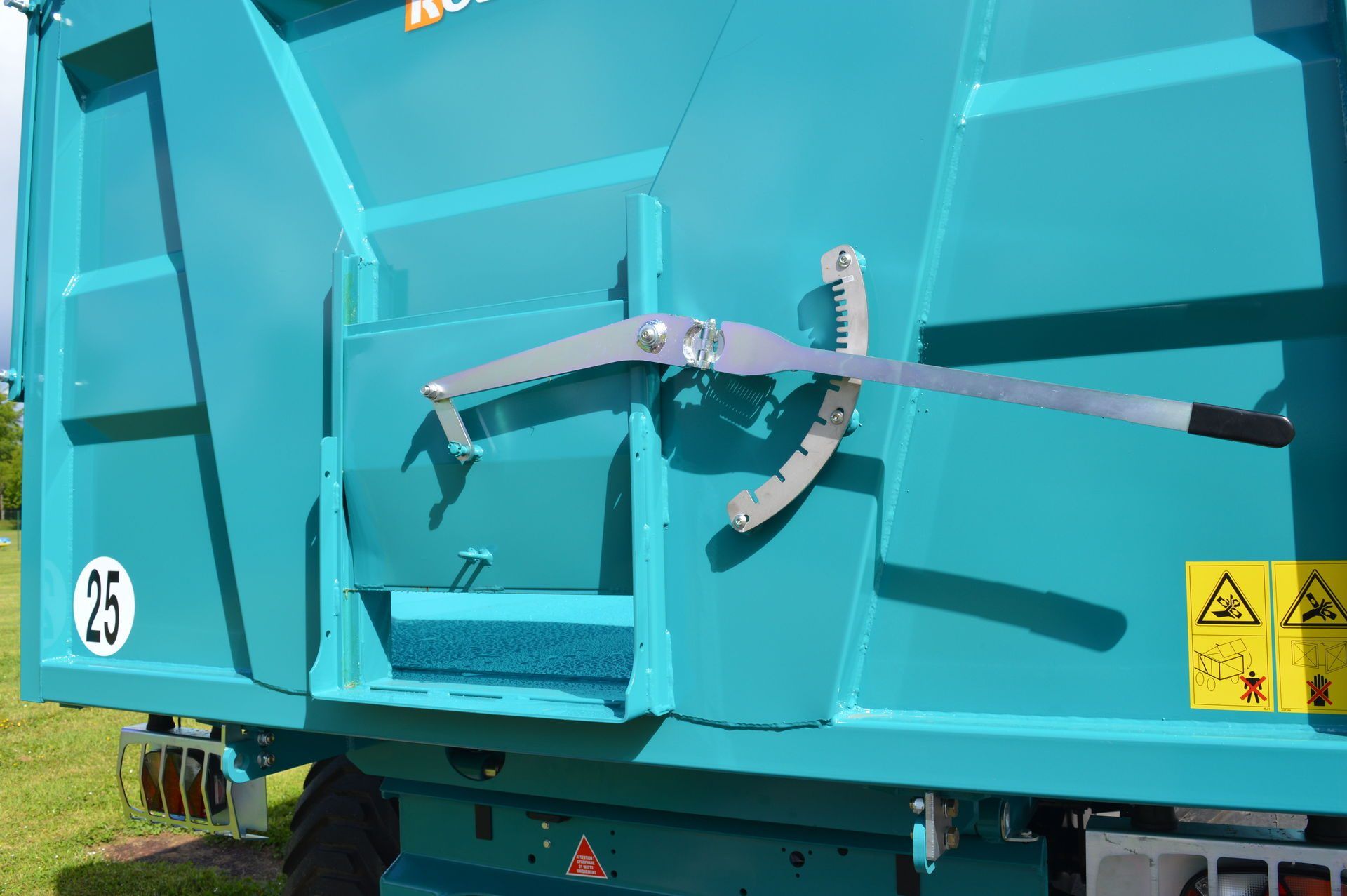 Rollfarm 5830 de Rolland, benne robuste en acier HLE pour exploitation agricole